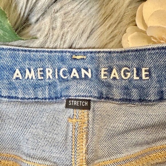 American Eagle Curvy Mom Stretch Women’s High Rise Medium Wash Jeans Sz 14 Short - Picture 4 of 11